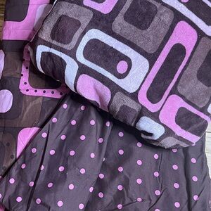 Pink and Brown twin size reversible comforter and pillow